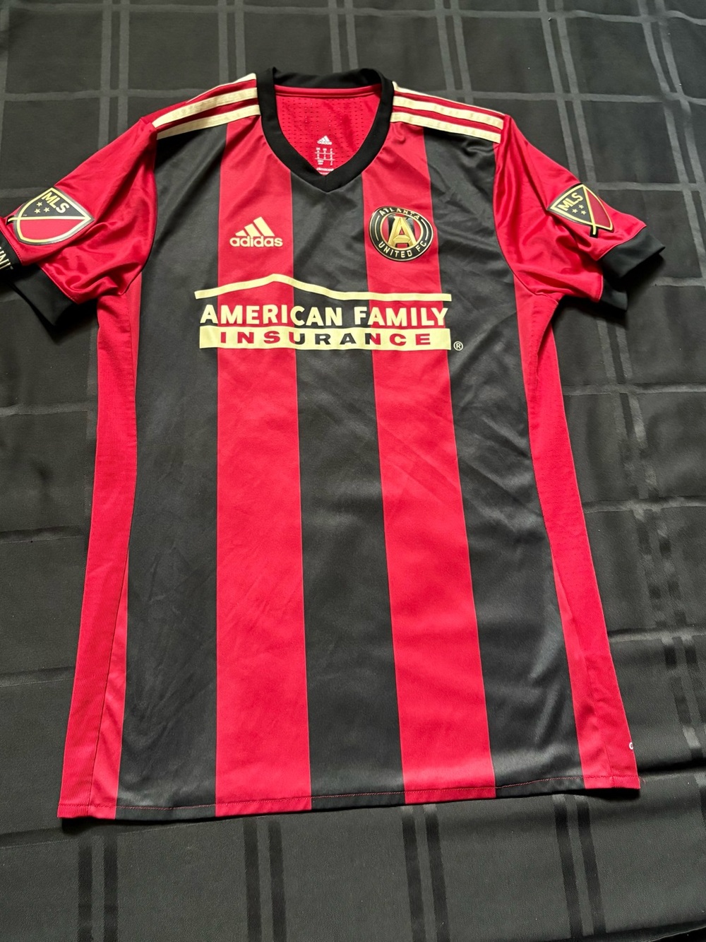 Atlanta United FC Adidas 2017 Inaugural Home Jersey Kit Men’s Medium Striped Red